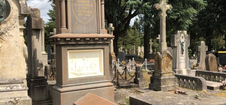 Restauration de la tombe offerte par les paroissiens de Saint Aubin ­